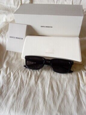 Gentle Monster Musee 01 Black Square Sunglasses